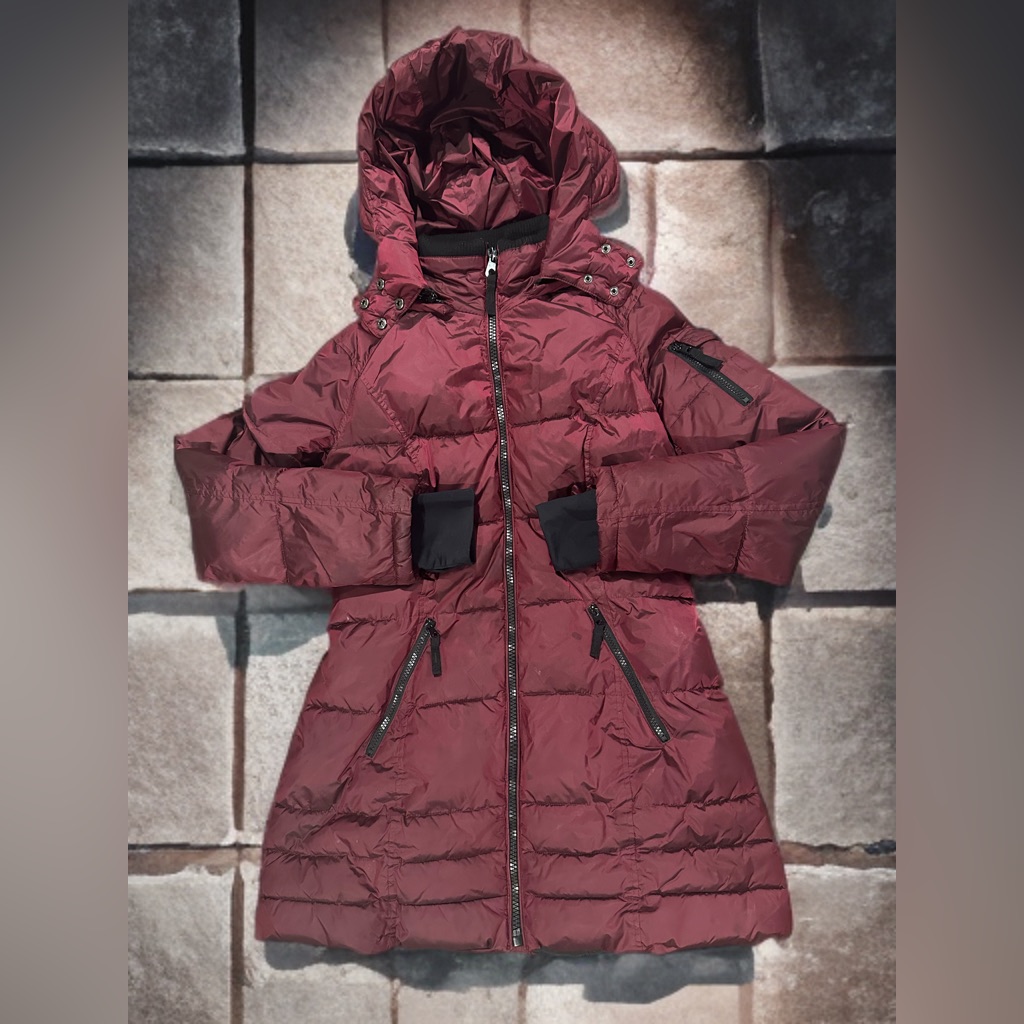 Women’s Long Hooded Puffer Coat In Deep Burgundy